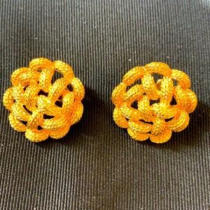 Gold plated knotted earrings